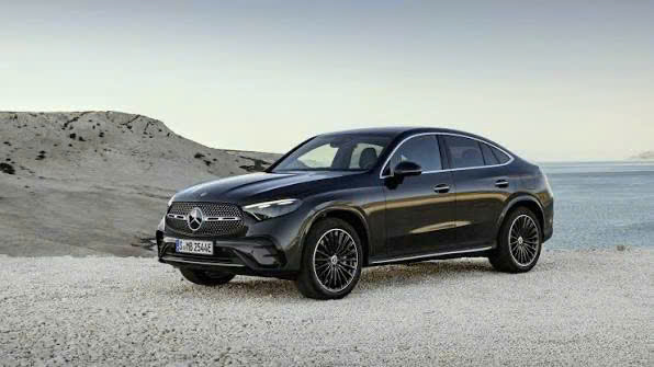 z7699736727219 e503540df3b5da5636d6166e42eb7135 Mercedes GLC 300 – Chuẩn mực SUV hạng sang thời đại mới