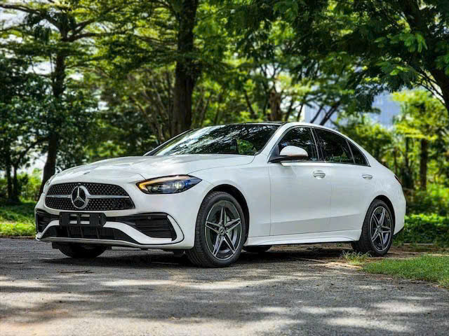 Mercedes C300 AMG – Sedan hạng sang đậm chất thể thao