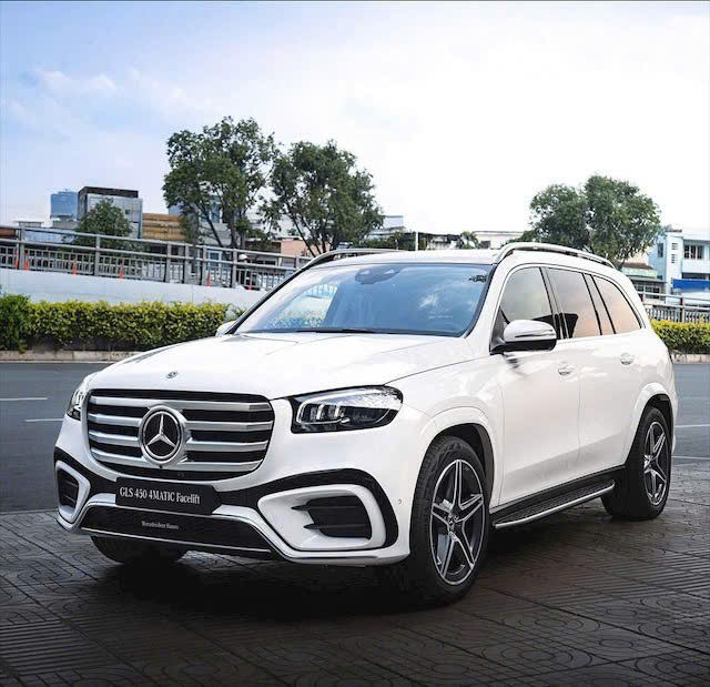 Mercedes-Benz GLS 450 – Định nghĩa mới của SUV hạng sang 25 Mercedes-Benz GLS 450 – Định nghĩa mới của SUV hạng sang z7713943177658 a8f0b2cbd0c3ddd39e0c6b88bf83c81b Mercedes-Benz GLS 450 – Định nghĩa mới của SUV hạng sang