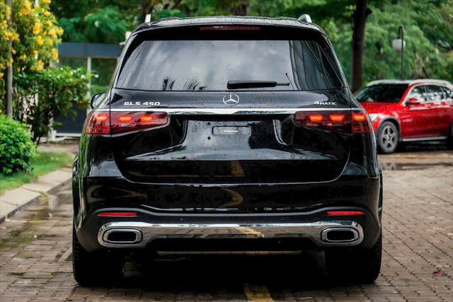 Mercedes-Benz GLS 450 – Định nghĩa mới của SUV hạng sang 30 Mercedes-Benz GLS 450 – Định nghĩa mới của SUV hạng sang z7713943204339 f8c941be11b0bfe5103995fdd982cc0f Mercedes-Benz GLS 450 – Định nghĩa mới của SUV hạng sang