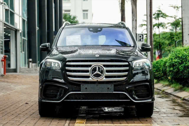 Mercedes-Benz GLS 450 – Định nghĩa mới của SUV hạng sang 28 Mercedes-Benz GLS 450 – Định nghĩa mới của SUV hạng sang z7713943219881 fbb978b8beb9ed37a1fd9841dd933960 Mercedes-Benz GLS 450 – Định nghĩa mới của SUV hạng sang