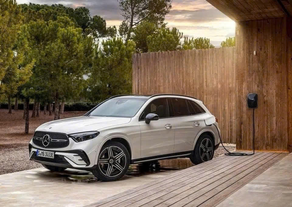 GLC 350e 4MATIC 24 GLC 350e 4MATIC mercedes glc350e 6 GLC 350e 4MATIC